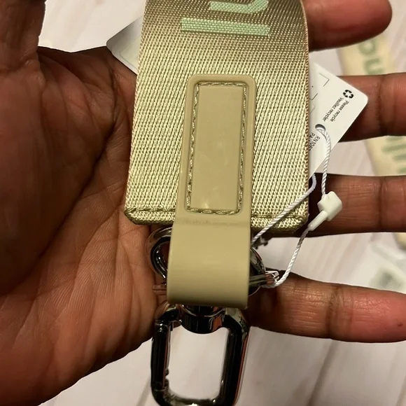 NWT Never lost Lululemon Keychain bag clip SOLD SEPARATELY Keep your keys close - Picture 12 of 15